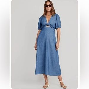 Old Navy Women's Fit & Flare Twist Front Maxi Dress
